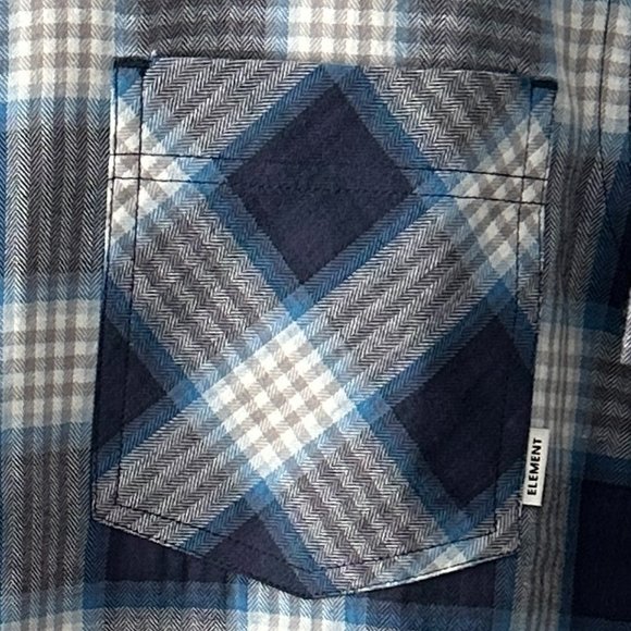 Men's Short Sleeve Shirt - Picture 3 of 7